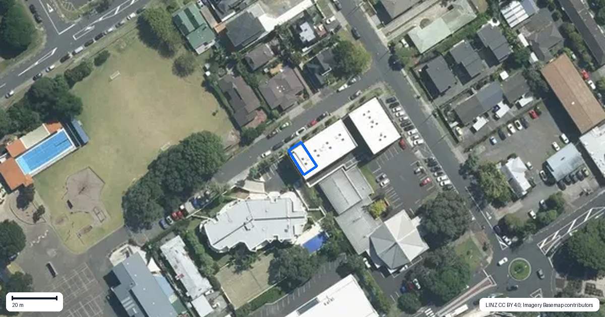 Property context map for 2D Collins Street, Takapuna, Auckland