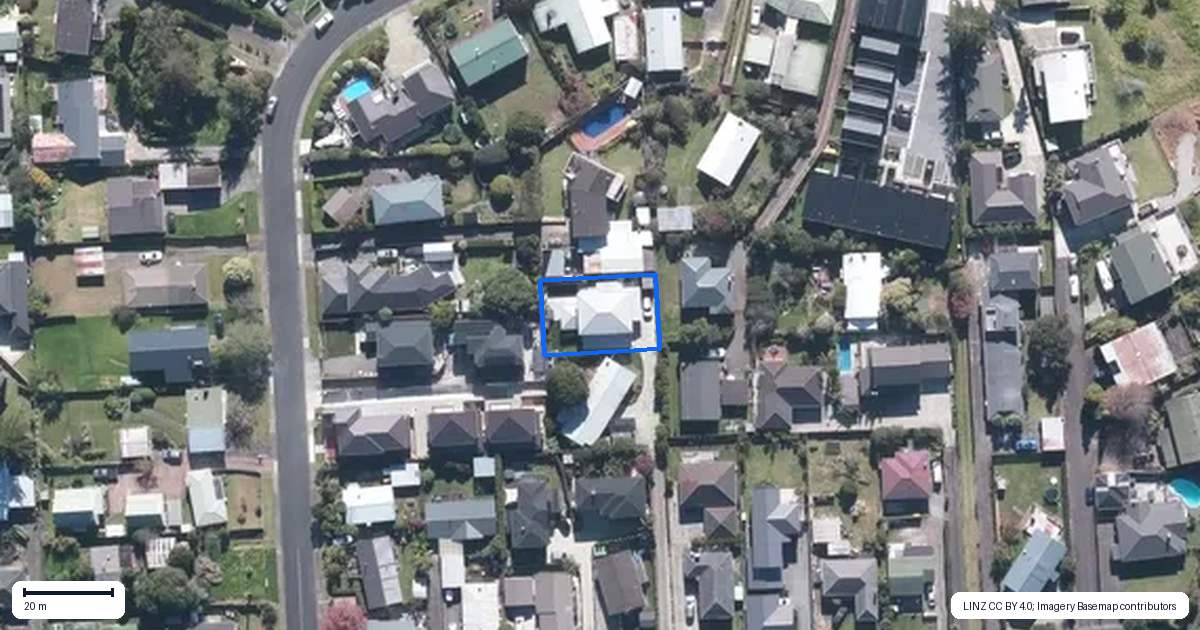 Property context map for 20A Rewarewa Road, Te Atatu Peninsula, Auckland