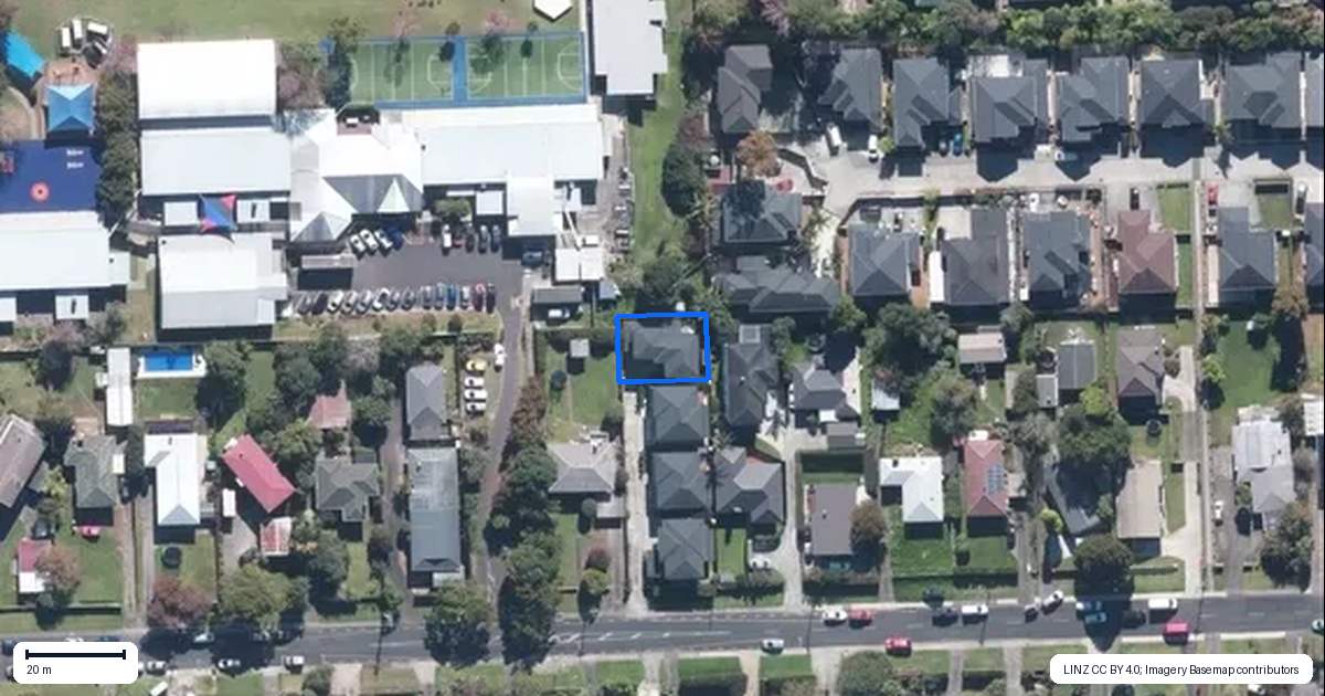 Property context map for 26D Waipani Road, Te Atatu Peninsula, Auckland