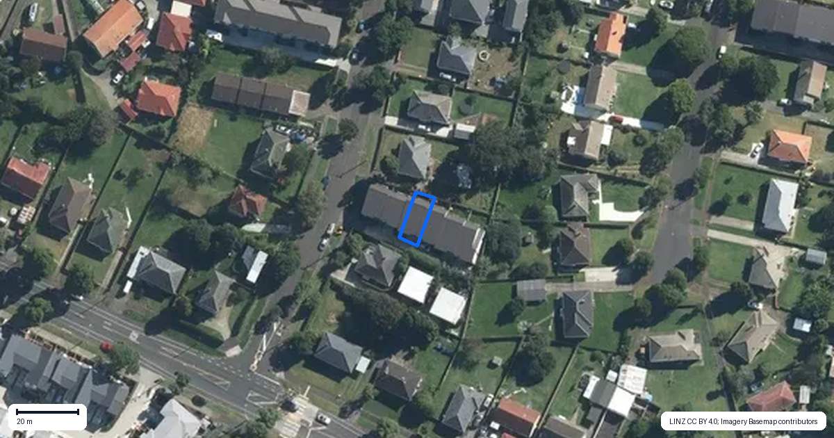 Property context map for 48C Waddell Avenue, Point England, Auckland