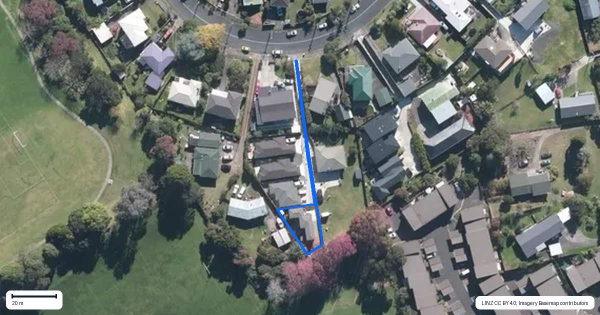 Property context map for 104D Holly Street, Avondale, Auckland