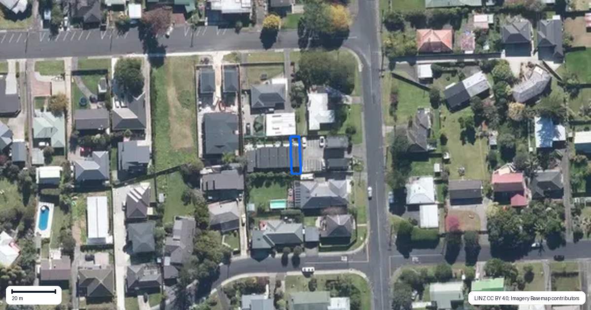 Property context map for 4 Mana Place, Te Atatu Peninsula, Auckland