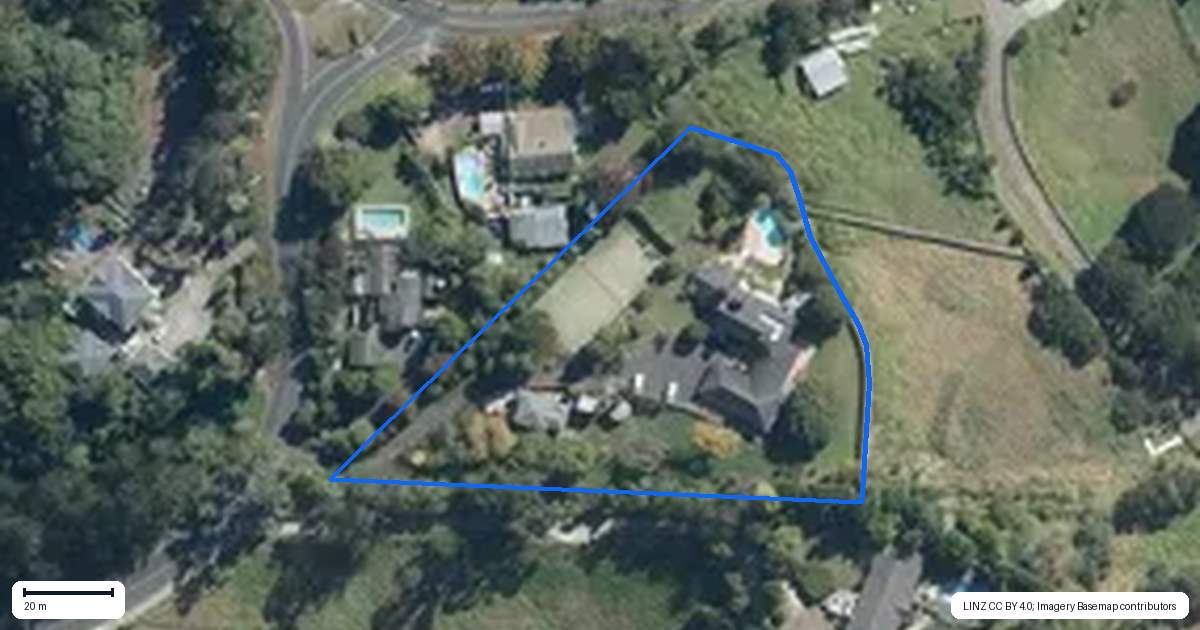Property context map for 221 Gills Road, Albany Heights, Auckland