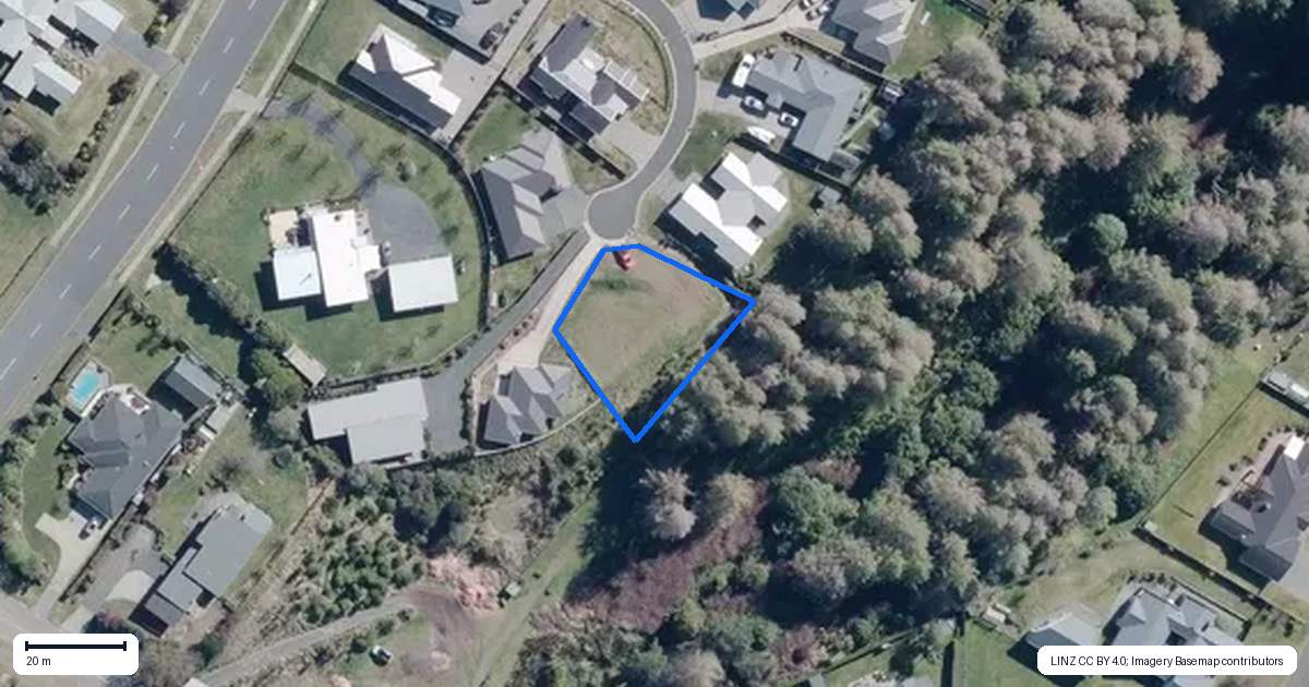Property context map for 13 Larches Lane, Kinloch, Taupo