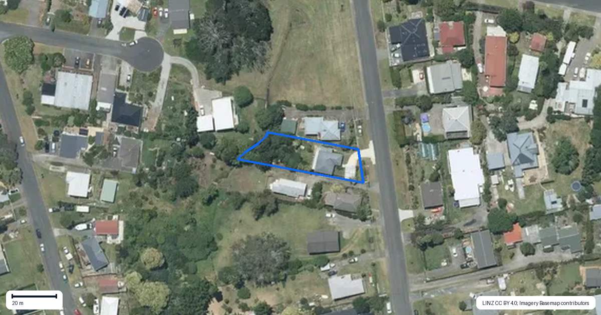 Property context map for 25 Makiri Street, Helensville