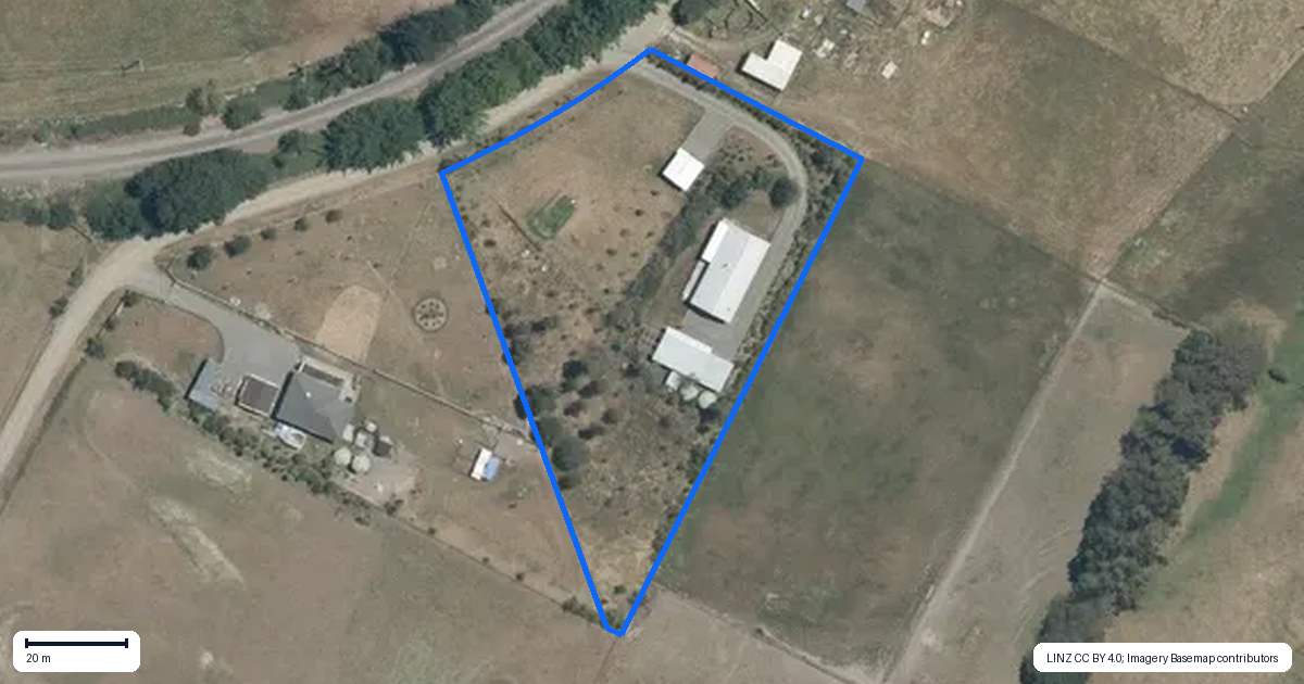 Property context map for 18 Tiffen Lane, Waipawa