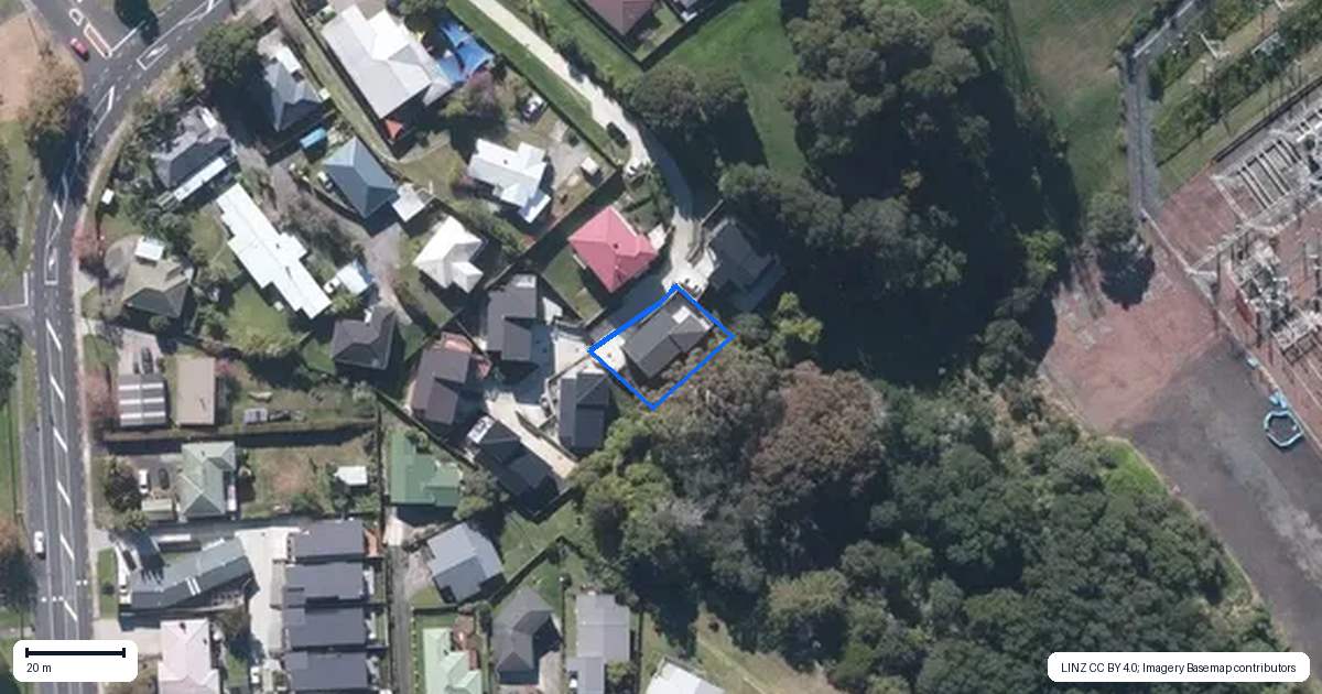 Property context map for 4 Gamble Way, Massey, Auckland