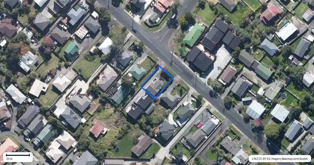 Property context map for 85 Awaroa Road, Sunnyvale, Auckland