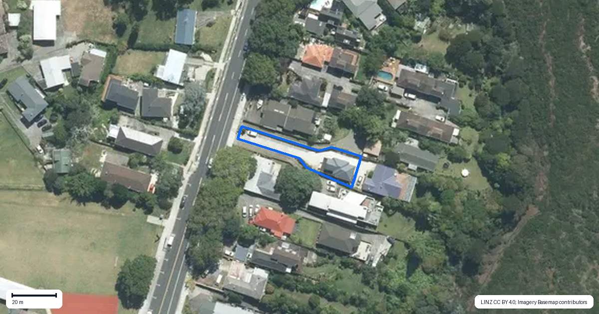 Property context map for 33B Lake Road, Northcote, Auckland