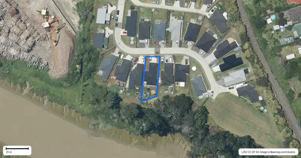 Property context map for 21 Kawariki Road, Helensville