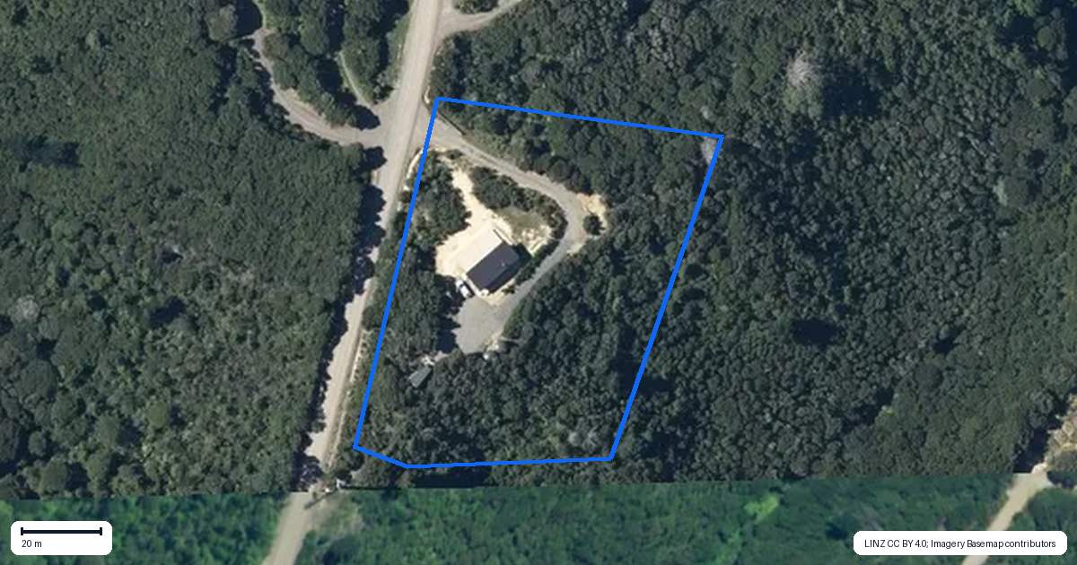 Property context map for 890 Tuateawa Road, Waikawau, Coromandel