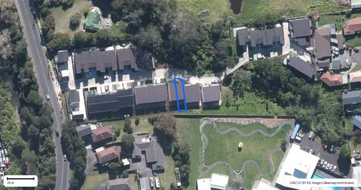 Property context map for 27 Korokio Lane, Henderson, Auckland