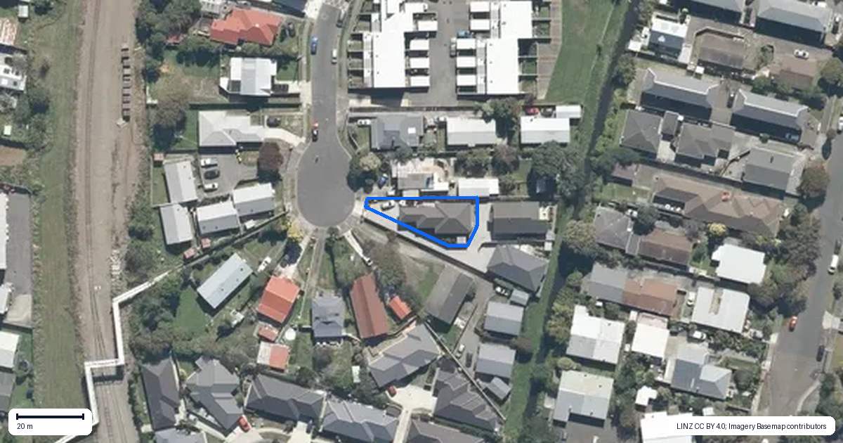 Property context map for 8A Awamutu Grove, Waiwhetu, Lower Hutt