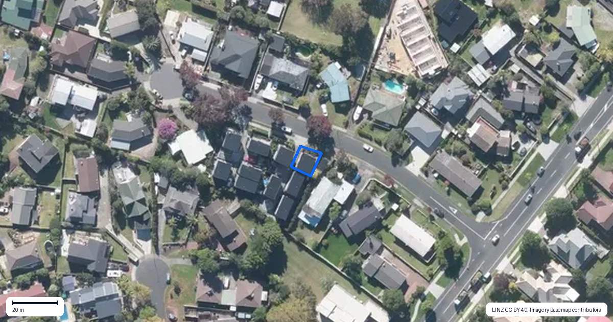 Property context map for 8A Edgar Pearce Place, Howick, Auckland