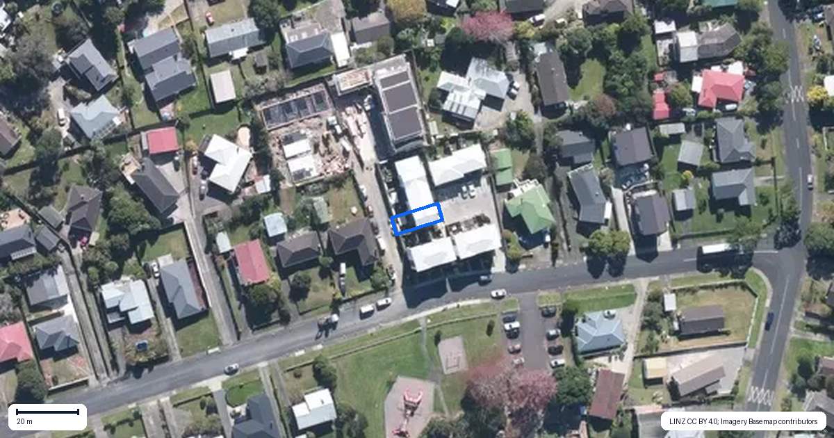 Property context map for 7/42 Kaikoura Street, Henderson, Auckland