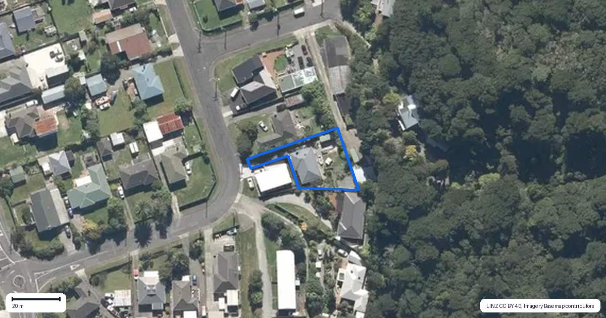 Property context map for 16 Bull Avenue, Wainuiomata, Lower Hutt