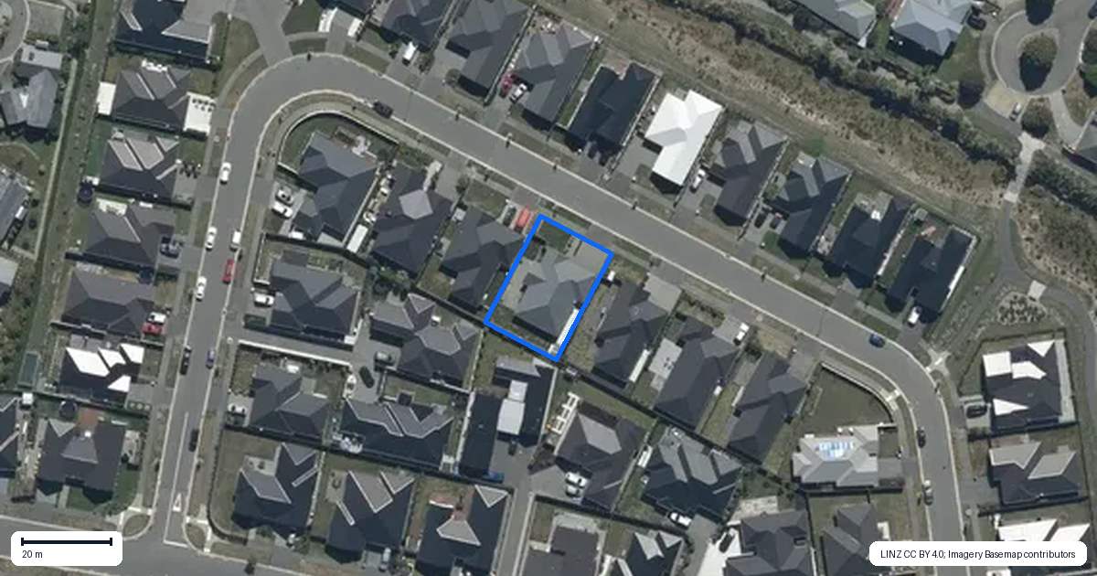Property context map for 18 Selfe Crescent, Burwood, Christchurch