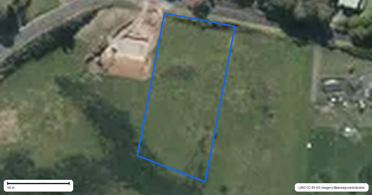 Property context map for 46 Holdens Road, Henderson, Auckland
