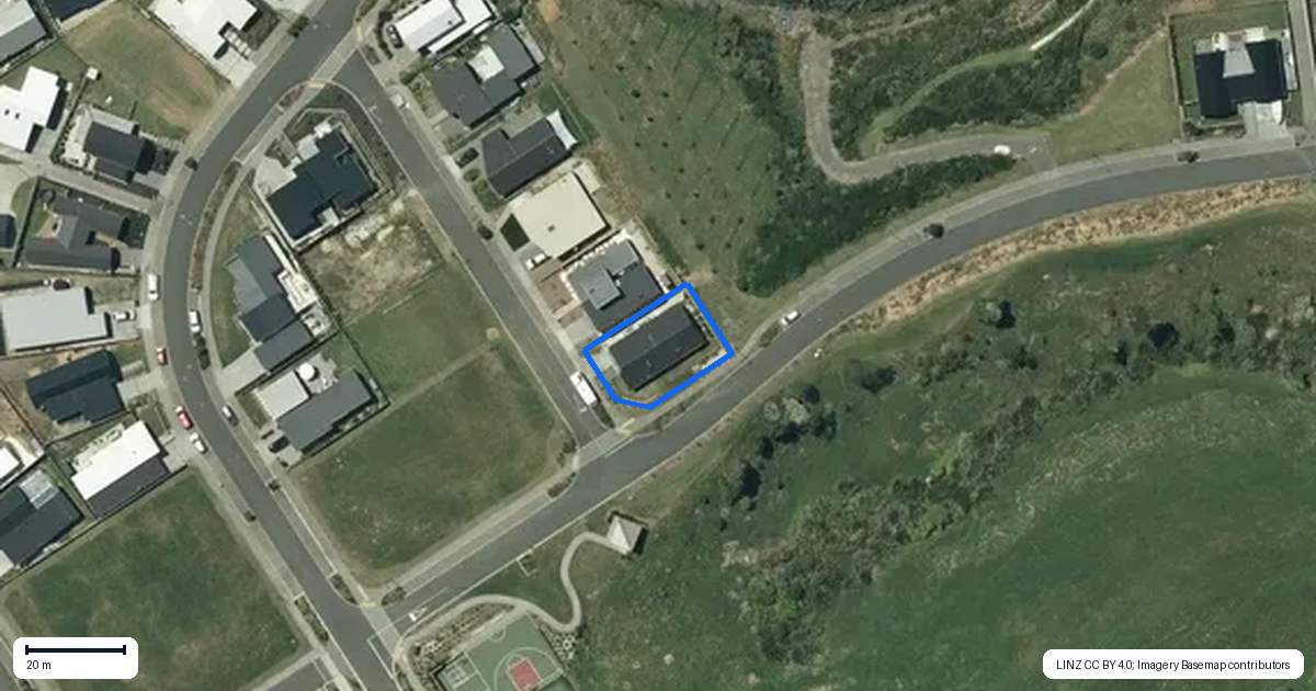 Property context map for 11 Kapokapowai Street, Raglan