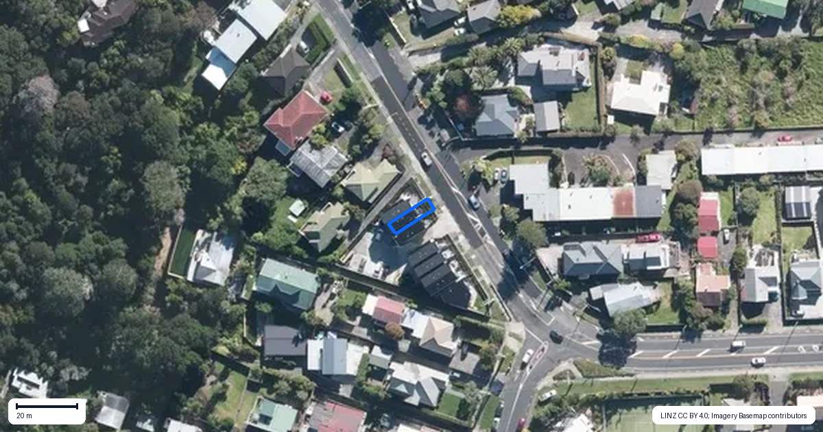 Property context map for 7/2 Waipa Street, Birkenhead, Auckland