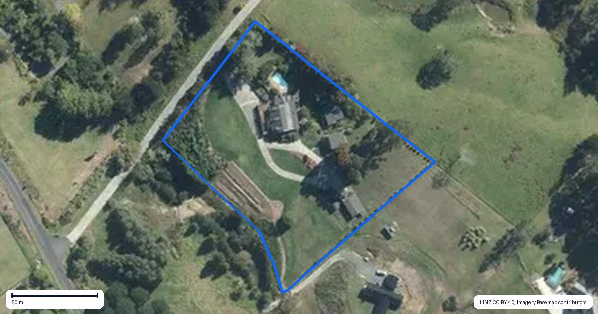 Property context map for 2 Pinestead Reach, Stillwater, Silverdale