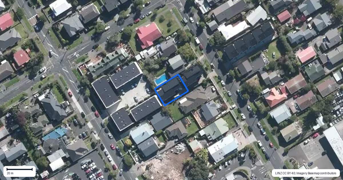 Property context map for 18B Kiwi Road, Point Chevalier, Auckland