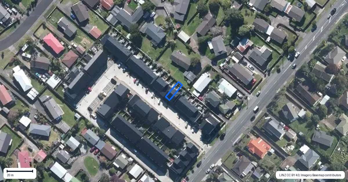 Property context map for 13 Ivy Nola Way, Henderson, Auckland