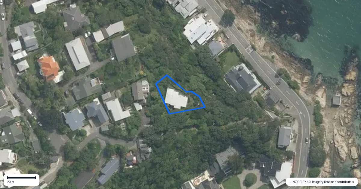 Property context map for 39 Tai Paku Paku Road, Karaka Bays, Wellington
