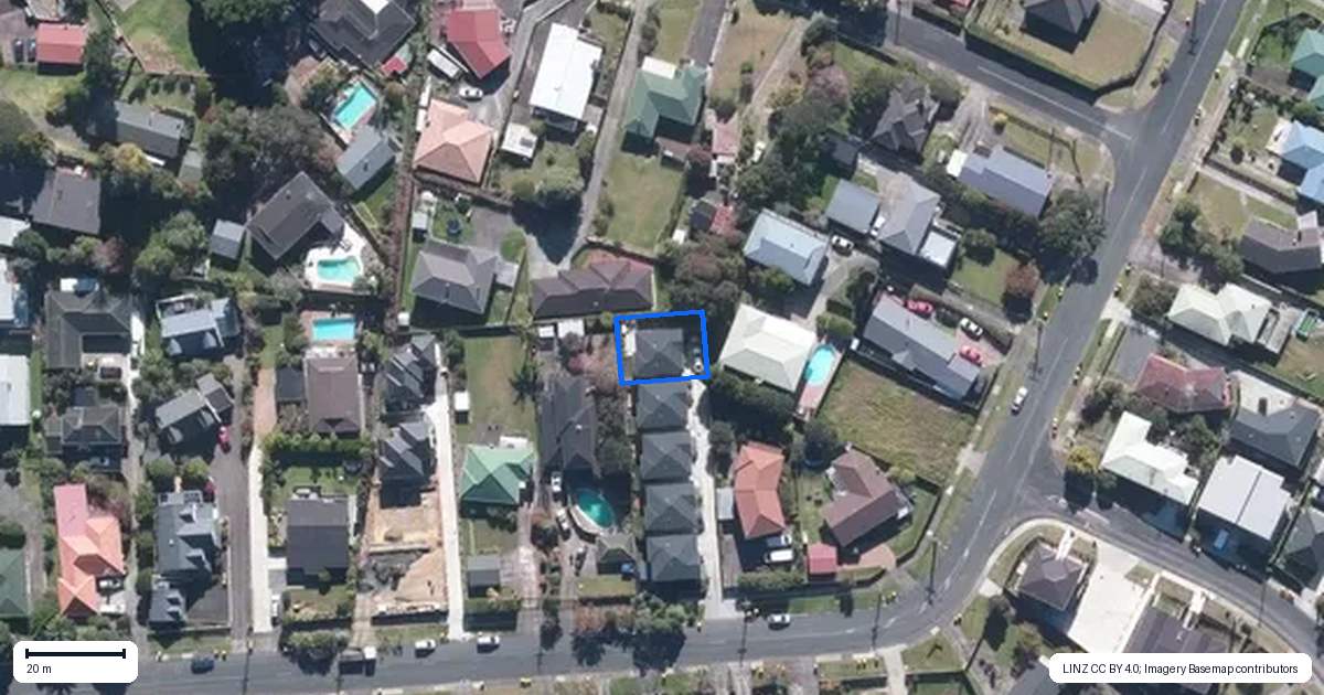 Property context map for 48E Tirimoana Road, Te Atatu South, Auckland