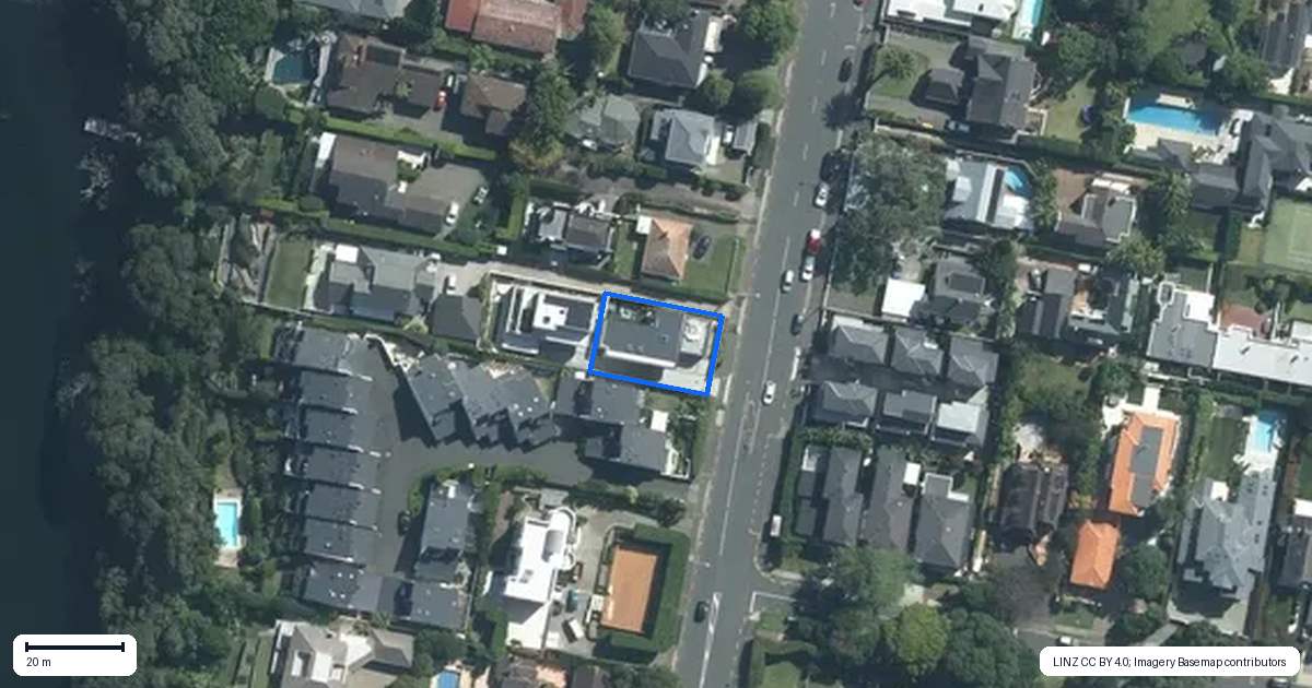 Property context map for 222 Hurstmere Road, Takapuna, Auckland