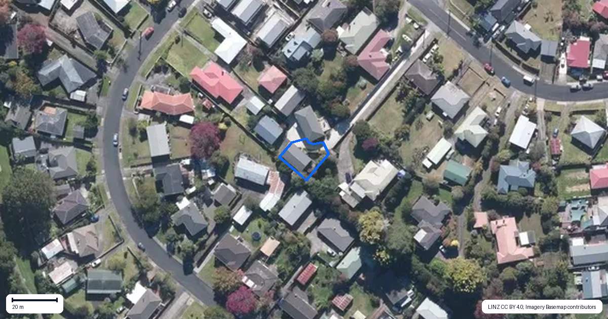 Property context map for 16A Chilcott Road, Henderson, Auckland