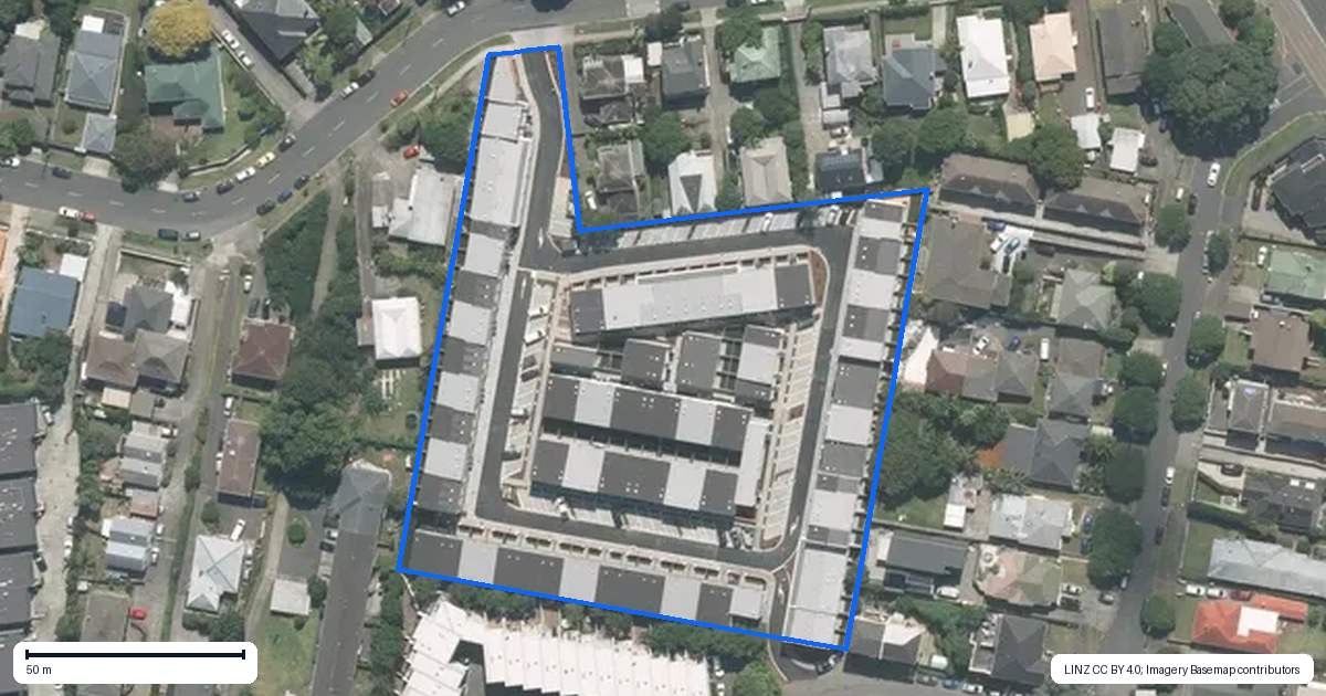 Property context map for 1/124 Taylors Road, Mount Albert, Auckland