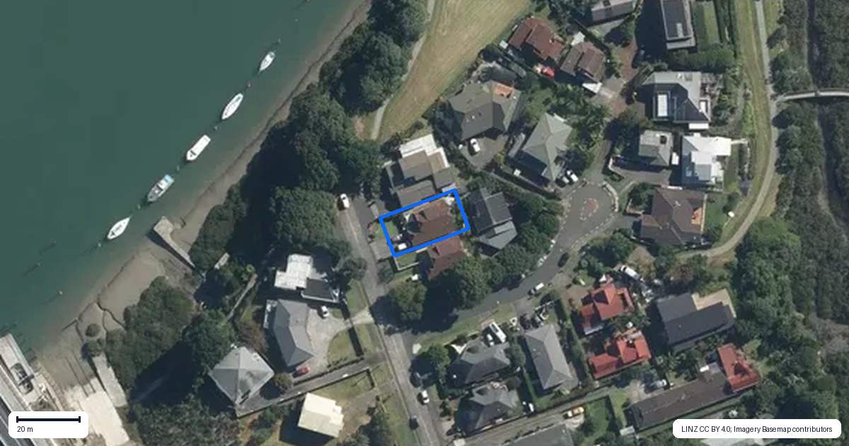 Property context map for 33 Kerswill Place, Pakuranga, Auckland