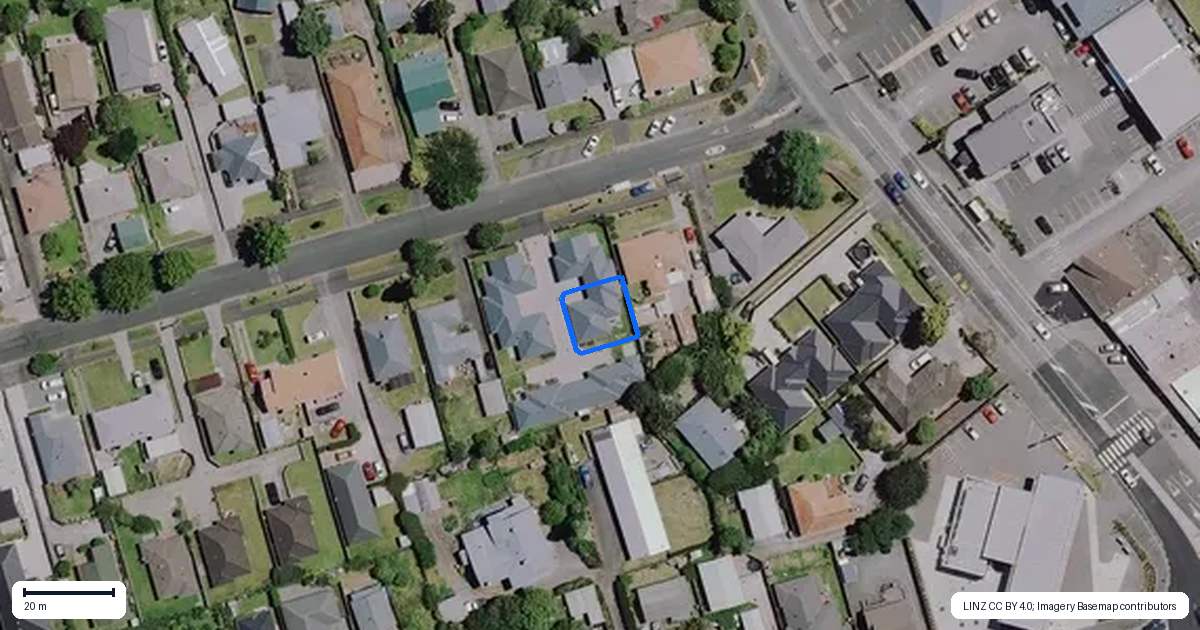 Property context map for 2/74 Claude Street, Fairfield, Hamilton