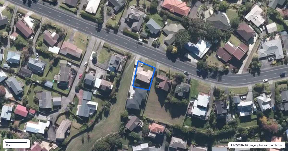 Property context map for 87 Luckens Road, West Harbour, Auckland