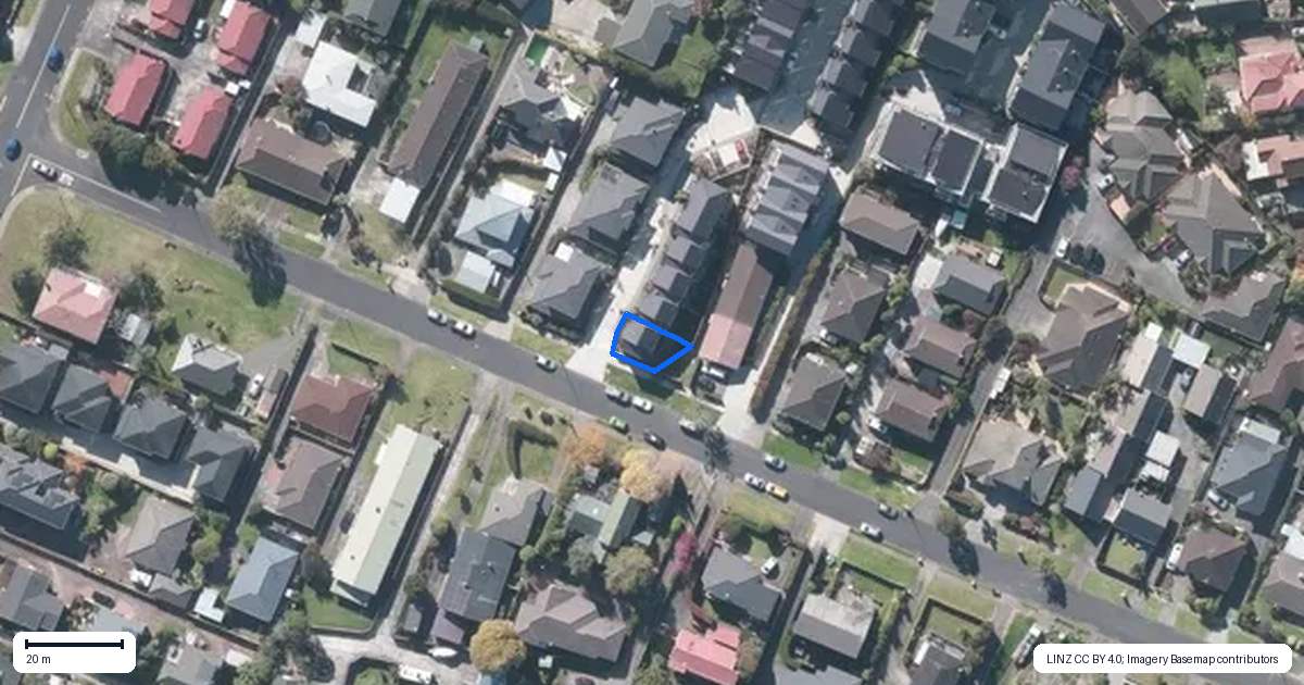 Property context map for 2 Panoni Lane, Howick, Auckland