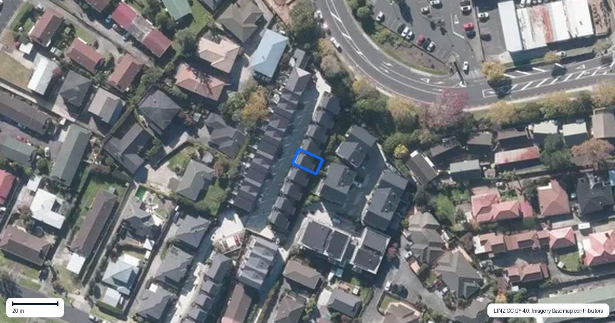 Property context map for 22 Panoni Lane, Howick, Auckland
