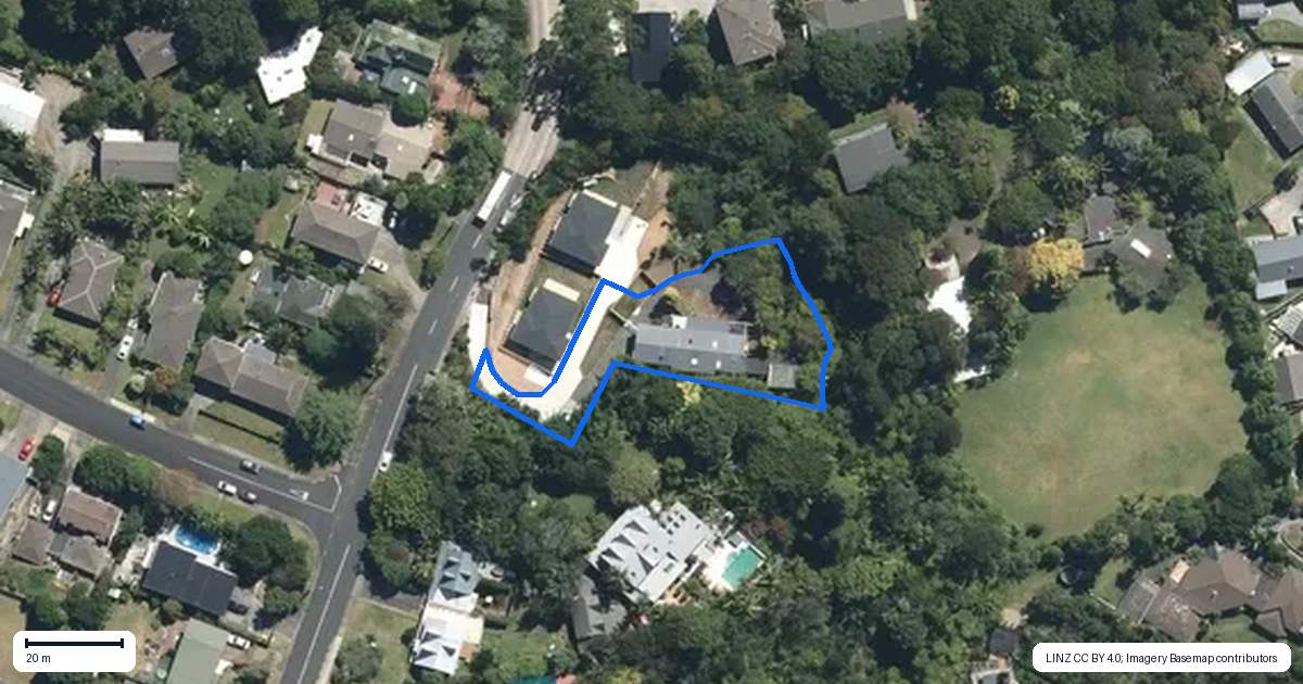 Property context map for 10 South Lynn Road, Titirangi, Auckland