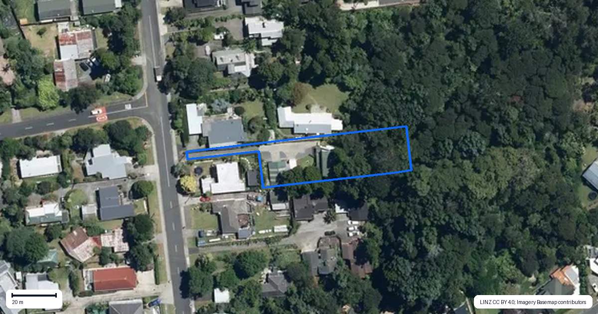 Property context map for 94A Konini Road, Titirangi, Auckland