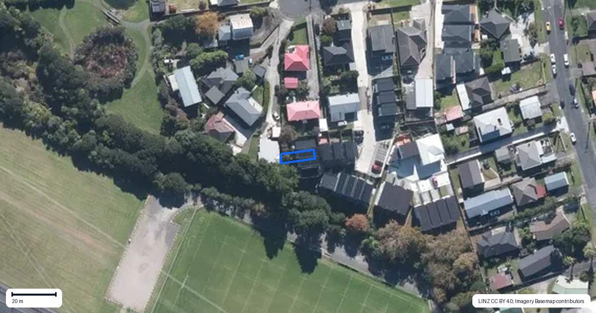 Property context map for 8/26 Toru Street, Te Atatu Peninsula, Auckland