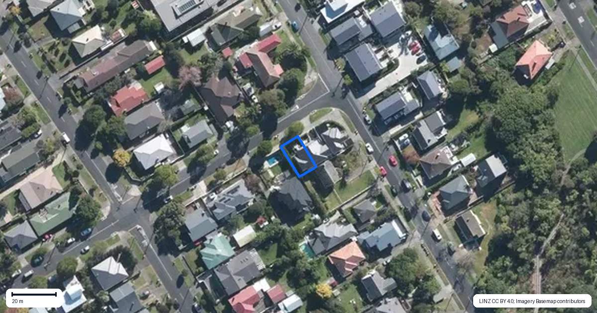 Property context map for 13 Wakatipu Street, Point Chevalier, Auckland