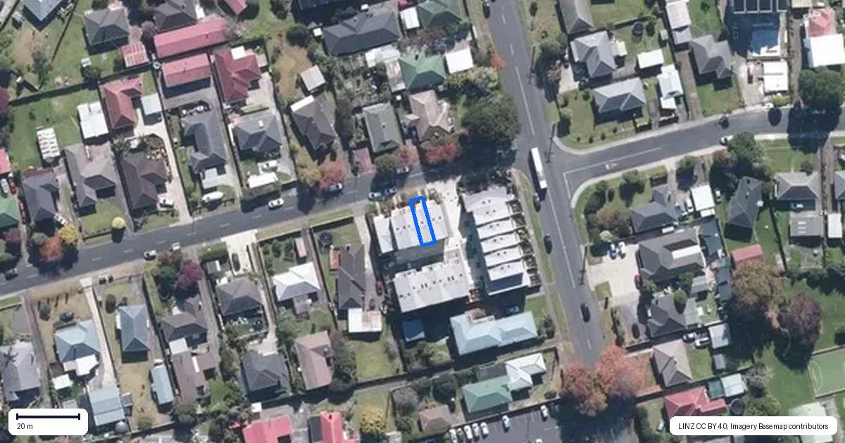 Property context map for 11/2 Moor Avenue, Te Atatu Peninsula, Auckland