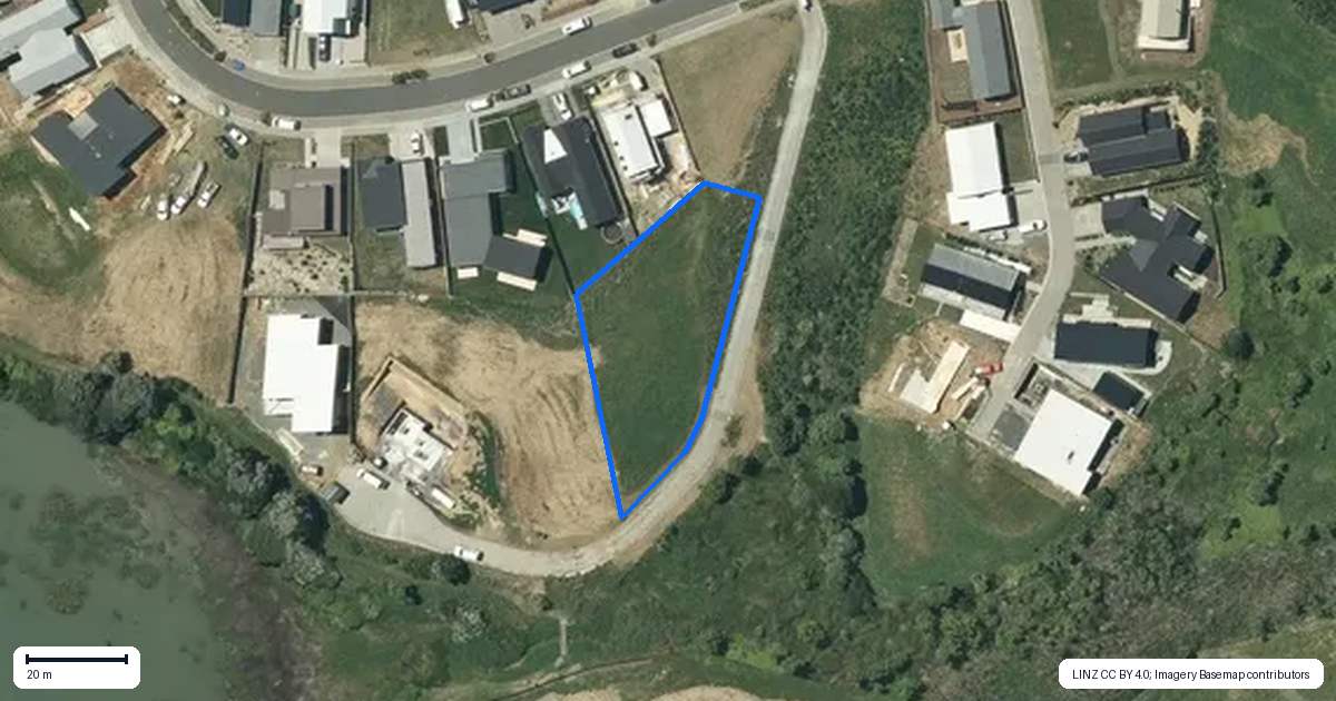 Property context map for 92 Omahina Street, Raglan
