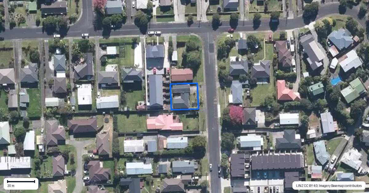 Property context map for 14 Hikurangi Street, Te Atatu Peninsula, Auckland