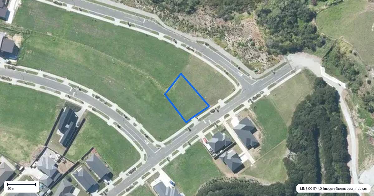 Property context map for 13 Orawahi Road, Glenbrook