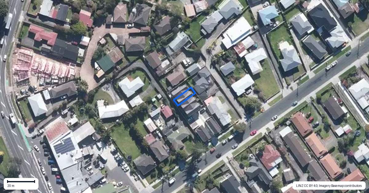 Property context map for 10E Roberts Road, Te Atatu South, Auckland