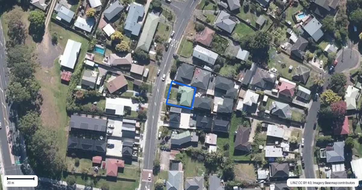 Property context map for 84 Vodanovich Road, Te Atatu South, Auckland