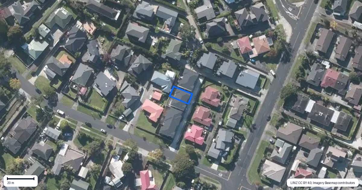 Property context map for 5/72 Howe Street, Howick, Auckland