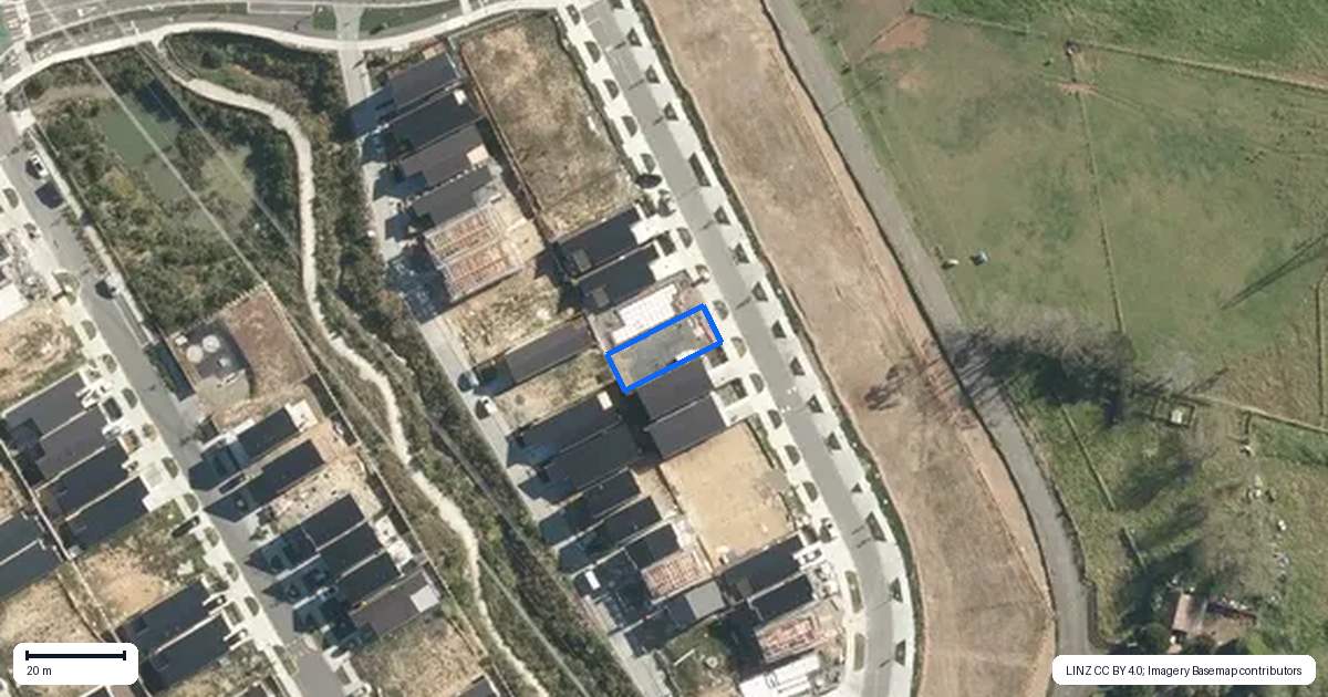Property context map for 21 Paretao Street, Massey, Auckland