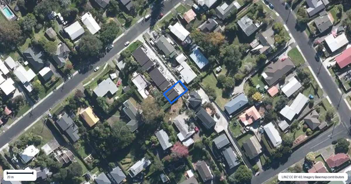 Property context map for 8E Neptune Avenue, Beach Haven, Auckland